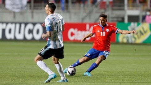 Marcelino Núñez dio la asistencia en el gol de Ben Brereton ante Argentina.