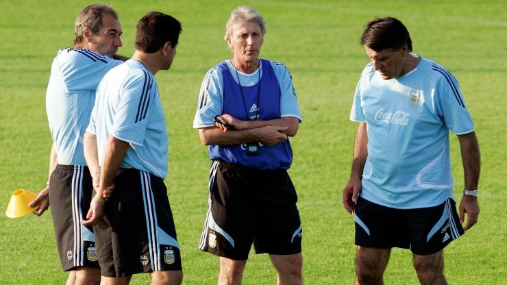 Junto a José Pékerman, Hugo Tocalli fue referente por más de una década en la selección argentina, con cuatro títulos mundiales juveniles, la clasificación al Mundial adulto de 2006 y el inicio del proceso que culminó con el oro olímpico en Beijing.