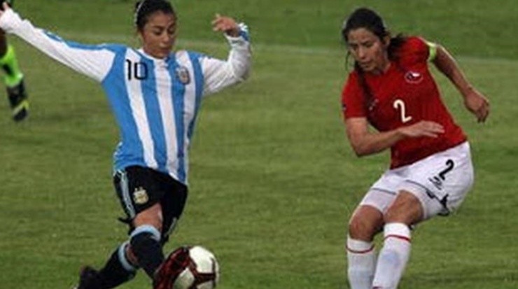 La ministra Alexandra Benado fue capitana de la selección femenina de fútbol en sus albores