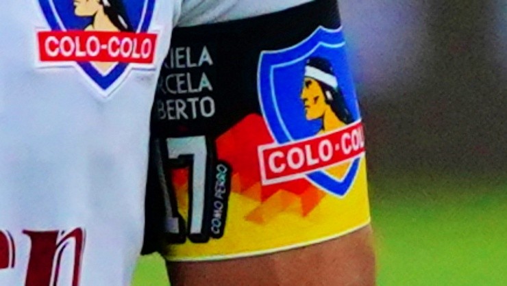 Gabriel Suazo incluyó en el diseño de su jineta la frase que enmarca al camarín de Colo Colo
