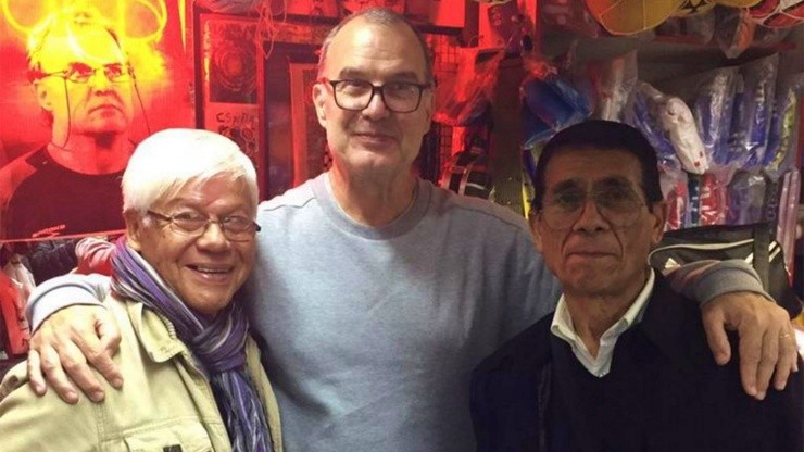 Marcelo Bielsa regresó a Chile para convencer a Gabriel Aravena de acompañarlo al fútbol europeo