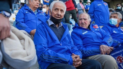 Leonel Sánchez junto a Sergio Navarro viendo a su amada U