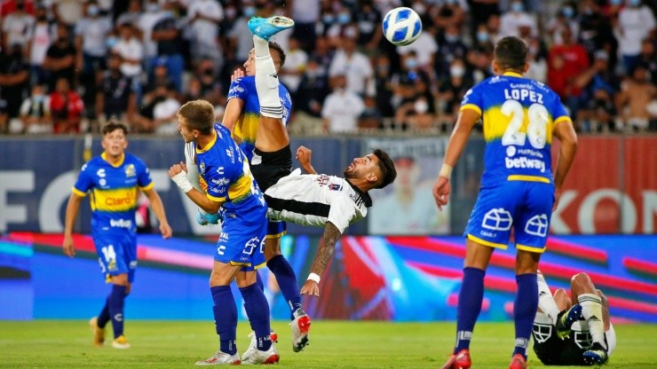 Juan Martín Lucero tiene complicaciones físicas y Colo Colo decidió reservarlo para el Superclásico ante Universidad de Chile el próximo domingo