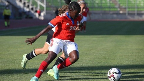 Mary Valencia ya es chilena y puede jugar oficialmente por la selección nacional.