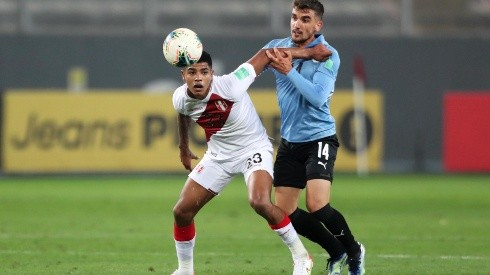 Uruguayos y peruanos buscan quedarse con el cuarto cupo directo a Qatar 2022.