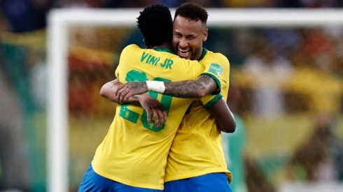 Neymar y Vinícius Júnior le marcan el 2-0 parcial a Chile tras los errores de la Roja.