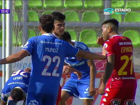 Espinoza muestra la hilacha con feo gesto a Jeisson Vargas