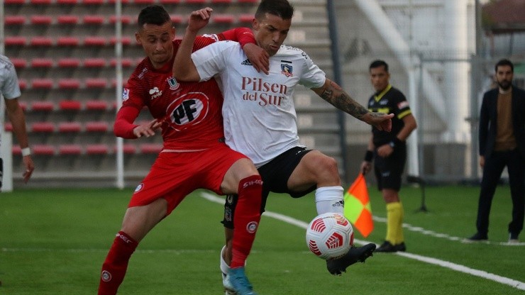 Gabriel Costa es de los jugadores de Colo Colo que difícilmente alcanzarían a jugar este jueves ante Unión La Calera