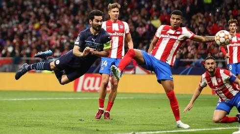 Casi gol del Manchester City, se salva de milagro Atlético Madrid.