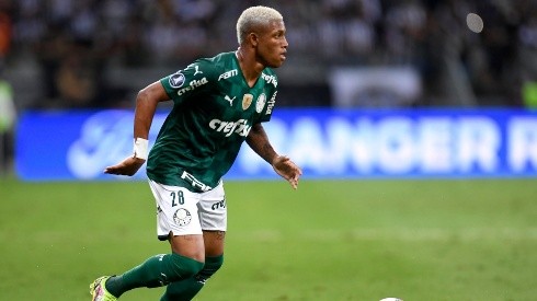 Don Sampa tiene los ojos puestos en Danilo del Palmeiras