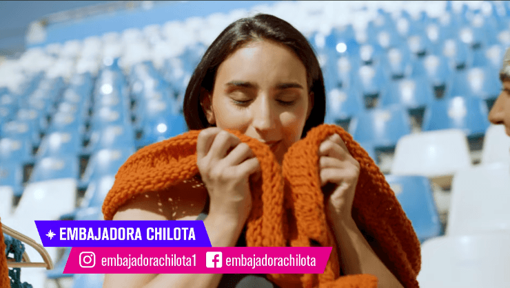 Nahla Hassan ya se prepara para el invierno junto a las prendas de Embajadora Chilota. (Foto: Captura TNT Sports).