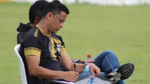 Giovanni Hernández dirige al Atlético FC de la Primera B de Colombia y vio cosas raras en su equipo