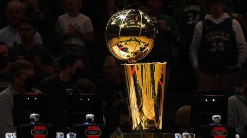 El trofeo Larry O'Brien que corona a los campeones de la NBA