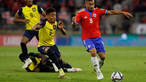 Castillo enfrentó a Chile por las Eliminatorias a Qatar 2022, y ahora podría darle el cupo de Ecuador a La Roja.