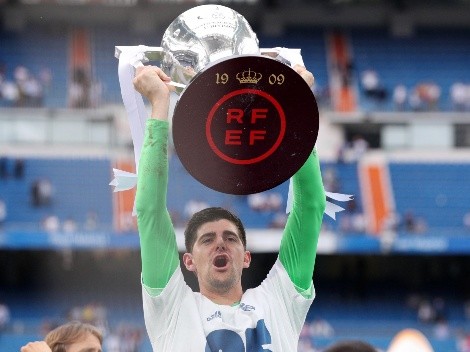Termo: Courtois le dedica el título del Real Madrid al Barcelona