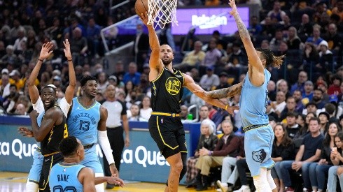 Con un inspirado Stephen Curry los Warriors derrotaron por 142-112 a los Grizzlies en San Francisco.
