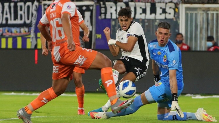 Pablo Solari debutó en Colo Colo a fines de 2020 y registra 14 goles y once asistencias en 62 partidos oficiales