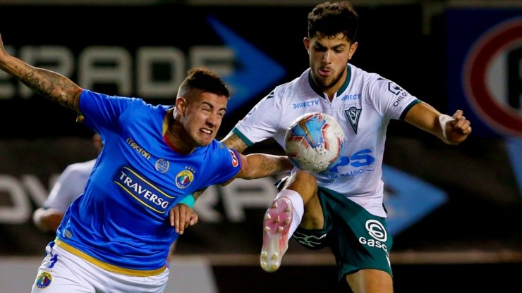 Daniel González debutó a los 17 años y suma 53 partidos oficiales. Tiene un partido con la selección chilena absoluta y estuvo citado a la Copa América de Brasil