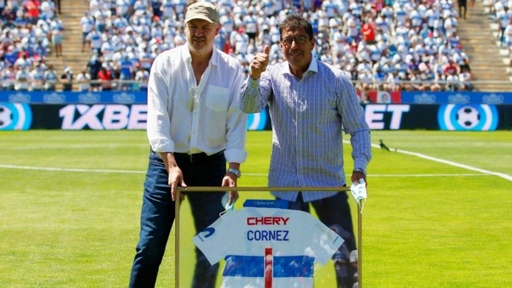 Marco Cornez fue homenajeado por Universidad Católica, el club donde obtuvo dos campeonatos nacionales