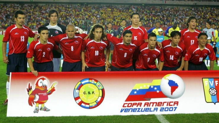 Chile pasó a segunda ronda con un rendimiento muy pobre y fue eliminado por goleada ante Brasil en la Copa América 2007
