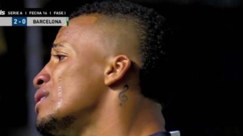 Byron Castillo salió llorando en el partido del Barcelona este domingo