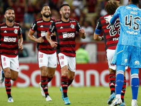 Flamengo gana con golazo de Isla y rescatan a la UC del abismo