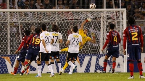 Cerro Porteño eliminó a Colo Colo con gol de tiro libre de Fabbro a los 88'