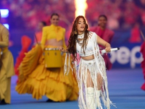 Camila Cabello sorprende en la final de la Champions League
