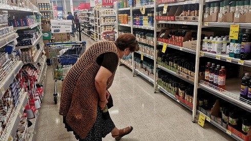 ¿Qué supermercado mantendrá el precio de 53 productos de la canasta básica?