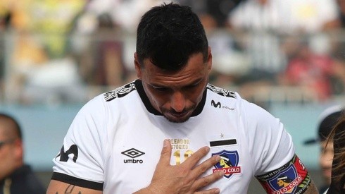 Esteban Paredes asume de a poco su retiro del fútbol. Jugará en su despedida con la camiseta de Colo Colo una última vez.
