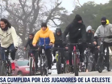 Uruguay recorre la ciudad en bicicleta por clasificar a Qatar 2022