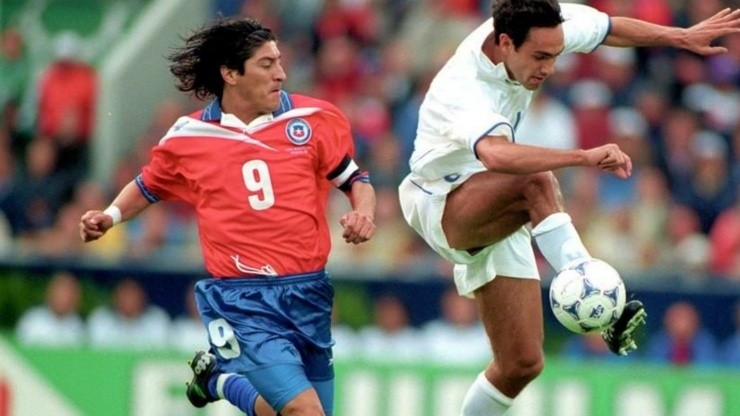 Iván Zamorano encabezó a la selección chilena que clasificó al Mundial de Francia 1998, después de dieciséis años de ausencia en la máxima cita del fútbol mundial