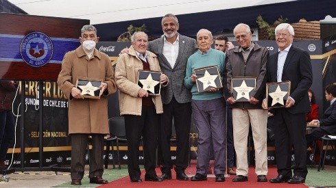 Jorge Toro, Sergio Navarro, Luis Eyzaguirre, Manuel Astorga y Humberto Chita Cruz recibieron un homenaje de la ANFP