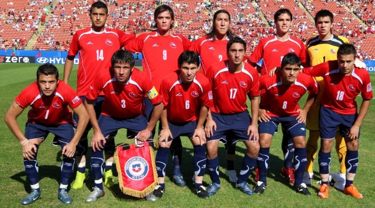 Mauricio Isla fue capitán de en selección chilena Sub 20 del Mundial de Canadá 2007, junto a los cruzados Hans Martínez, Gary Medel y Cristopher Toselli en el once estelar