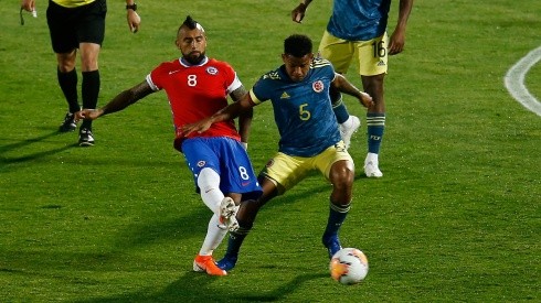Vidal recibió una particular invitación para jugar en Colombia.