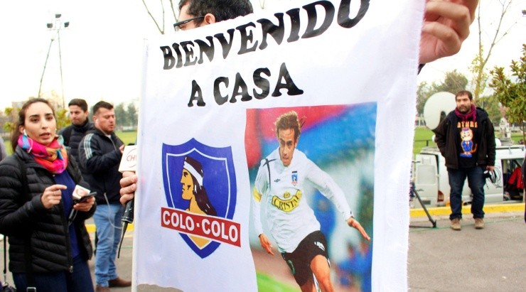 Jorge Valdivia tenía a Colo Colo a sus pies cuando regresó, pero ni el genio ni el físico lo acompañaron