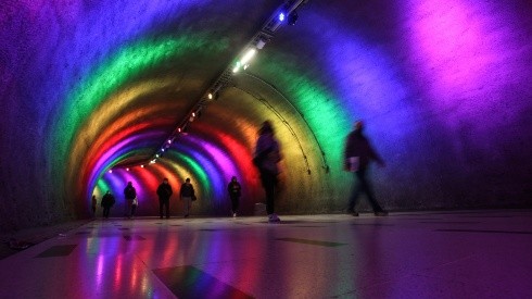 Intervención Metro de Santiago por el Mes del Orgullo