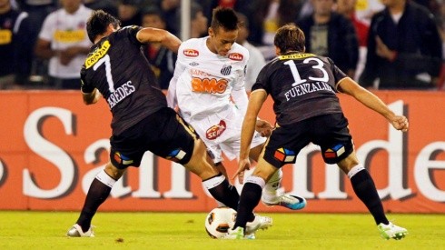 Neymar jugó contra Colo Colo en la Copa Libertadores de 2011