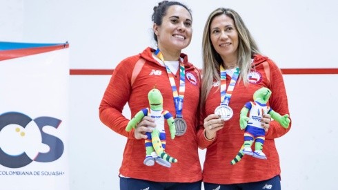 Giselle Delgado y Ana María Pinto con sus medallas