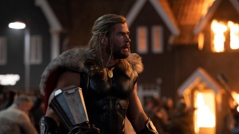 Thor tiene un encuentro con varios personajes conocidos.