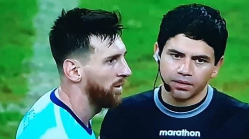 Claudio Ríos junto a Lionel Messi