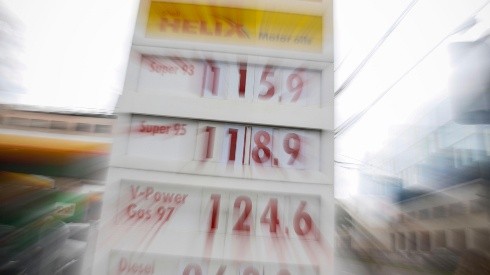 Ministro Marcel prevé nuevo aumento en el precio de los combustibles por sobre los márgenes del Mepco