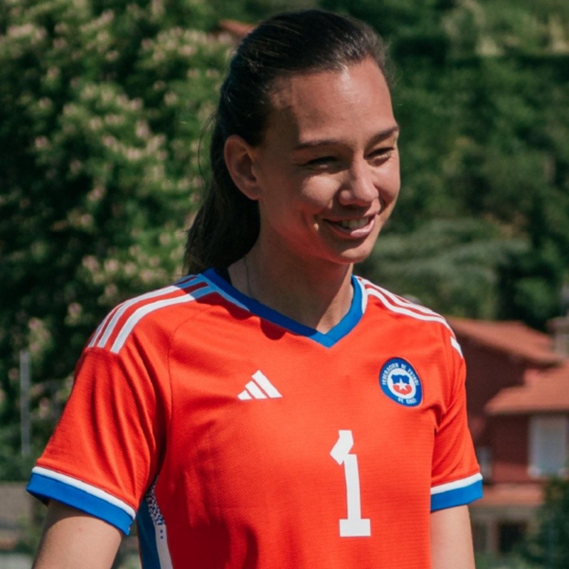 Endler en el estreno de la nueva camiseta de Chile en la Copa femenina: "Siempre una expectativa distinta"