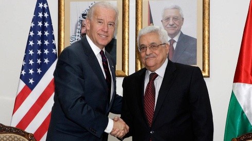 Presidente de EEUU, Joe Biden junto a Presidente palestino, Mahmud Abbas