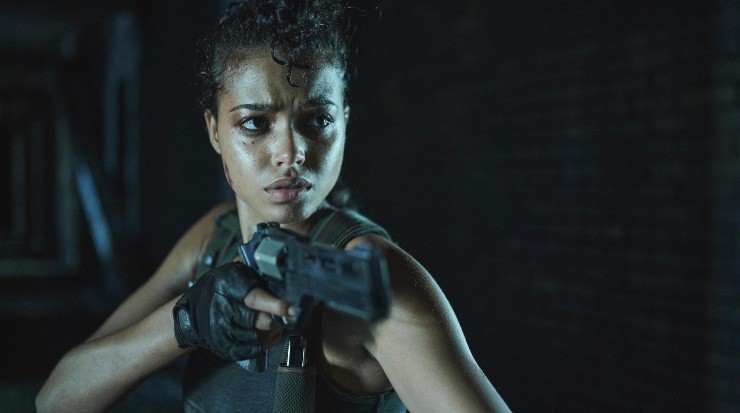 Ella Balinska tuvo que &quot;des-aprender&quot; su entrenamiento en combate para Resident Evil.(Foto: Netflix)