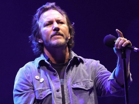Líder de Pearl Jam reprende a fan en pleno concierto