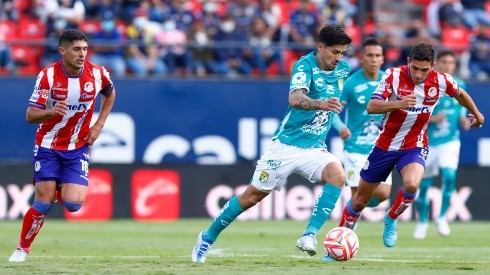 Víctor Davila sería titular en el duelo su equipo el León ante el Chivas