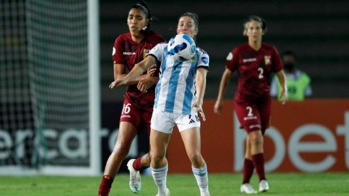 Argentina venció a Venezuela por la definición del grupo B en la Copa América Femenina.