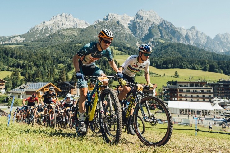 Martín Vidaurre se prepara para llegar a Estados Unidos en la antepenúltima jornada de la Copa del Mundo UCI. Foto: Red Bull Content Pool.