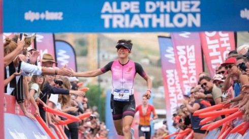 La chilena la rompió en Francia y se coronó como la flamante, aunque sorpresiva, ganadora del Triatlón Alpe d'Huez.